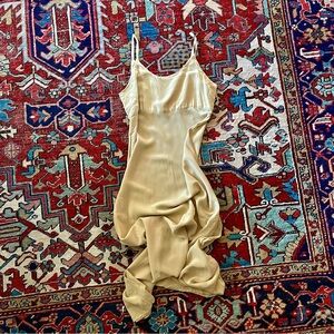 100% silk vintage slip dress in beautiful golden yellow, size 6-8
